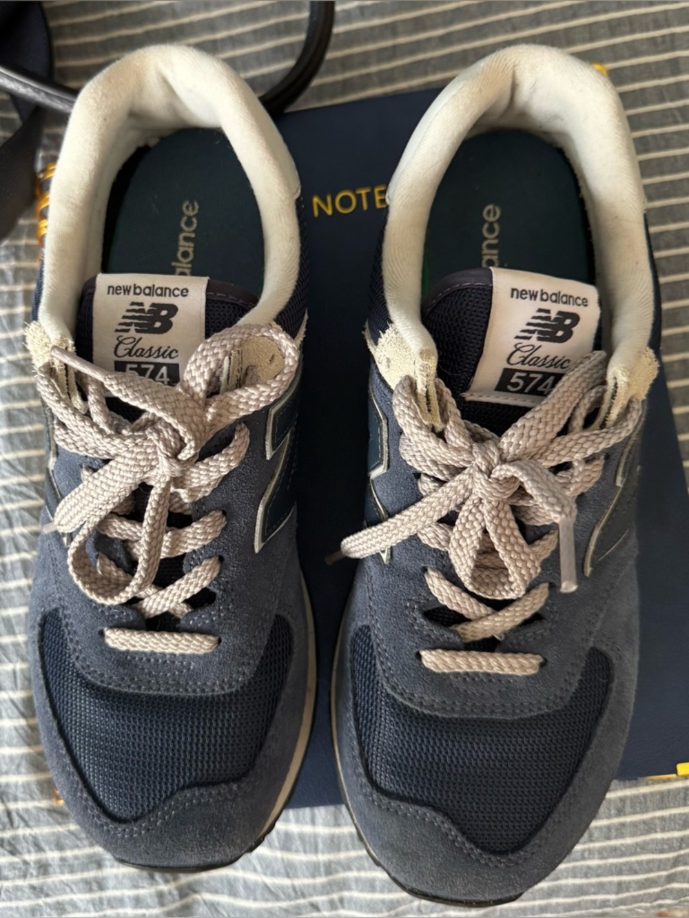 New Balance Classic 574 women’s Navy & Cream Sneakers